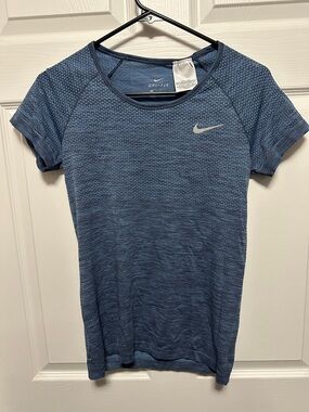 Nike Women's Blue Short-Sleeve Dri-FIT Training Tee